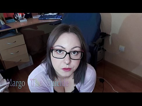 ❤️ 戴眼鏡的性感女孩在鏡頭前深吸假陽具 俄羅斯色情 在 zh-tw.kiss-x-max.ru